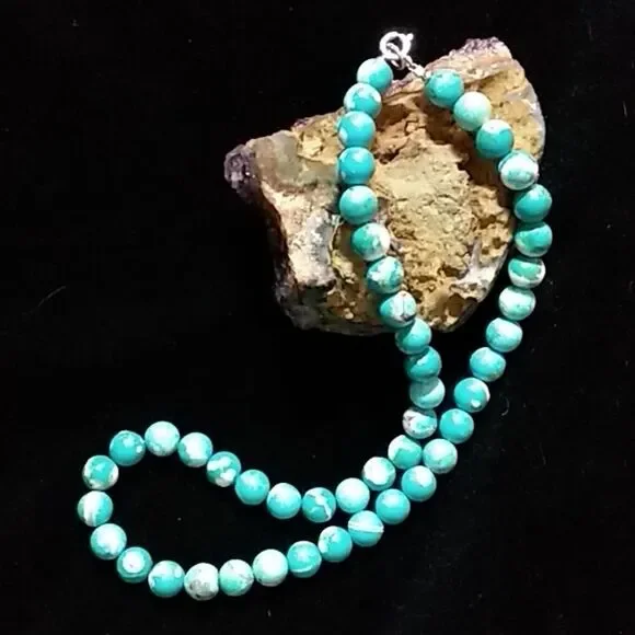 Turquoise beaded necklace - Picture 1 of 4